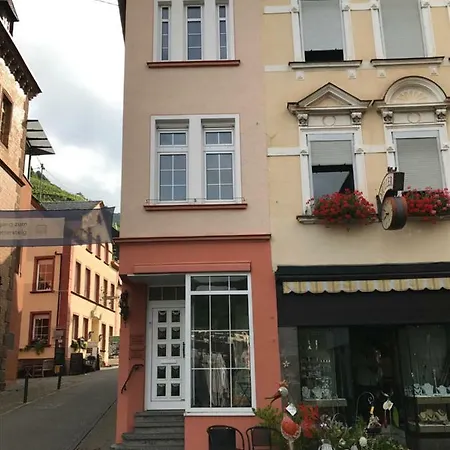 Zeller Schwarze Katz Ferienhaus *